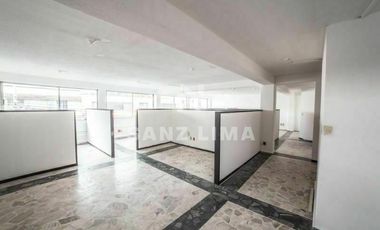 FRANCISCO JUAREZ: EDIFICIO FUNCIONAL, EXCELENTE UBICACION, EN CELAYA, GTO.