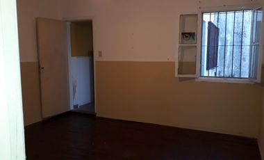 OPORTUNIDAD VENTA PH INTERNO ZONA BERNAL  TRES AMBIENTES CON PATIO (NUEVO VALOR)