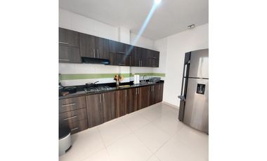 SE VENDE CASA DE DOS PISOS EN BARRIO MI REFUGIO DE MONTERIA