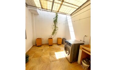 SE VENDE CASA DE DOS PISOS EN BARRIO MI REFUGIO DE MONTERIA