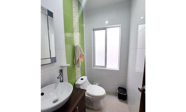 SE VENDE CASA DE DOS PISOS EN BARRIO MI REFUGIO DE MONTERIA