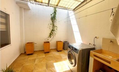 SE VENDE CASA DE DOS PISOS EN BARRIO MI REFUGIO DE MONTERIA