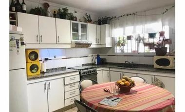 VENTA - EXCELENTE TRIPEX DE 3 AMBIENTES - HAEDO SUR
