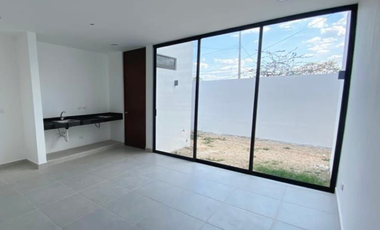 Townhouse de dos recámaras a la venta en Cholul.