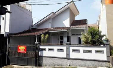 Dijual Cepat !!! Rumah Cantik Harga 320 Jta Nego Di Sukabumi