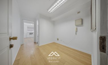 Excelente Oficina / Gran Ubicación