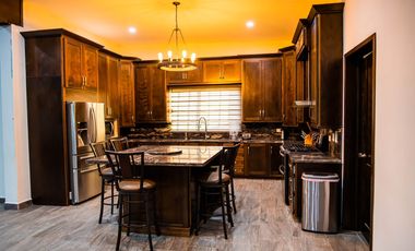 CASA EN RENTA EN HACIENDA DE LOS TESOROS