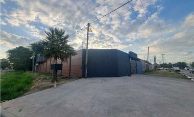 Casa 3 dormitorios sobre asfalto con pileta, Barranqueras