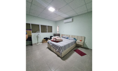 Casa 3 dormitorios sobre asfalto con pileta, Barranqueras