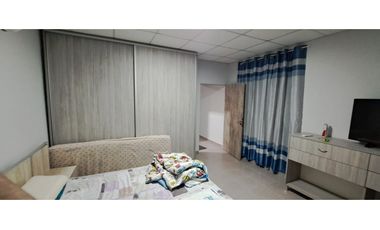 Casa 3 dormitorios sobre asfalto con pileta, Barranqueras