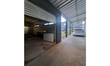 Casa 3 dormitorios sobre asfalto con pileta, Barranqueras