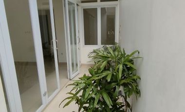 Town house 2 lantai siap huni murah diPd labu,Jaksel