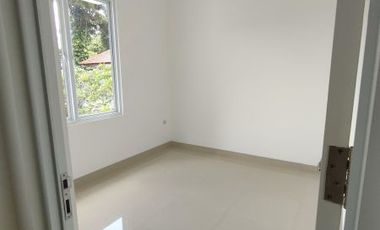 Town house 2 lantai siap huni murah diPd labu,Jaksel