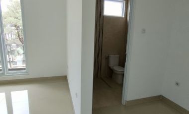 Town house 2 lantai siap huni murah diPd labu,Jaksel