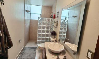 Casa en jardines de bosques