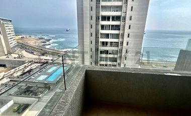 SE ARRIENDA HERMOSO DEPARTAMENTO FRENTE AL MAR.