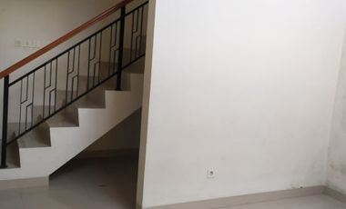 Disewakan Rumah 2lantai, Lokasi Strategis dekat Mall, Sekolah, Toll Bebas Banjir