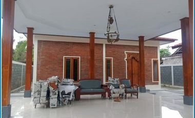 SIAP HUNI Rumah Joglo Gagah di Daerah Perum Elite di Randusari