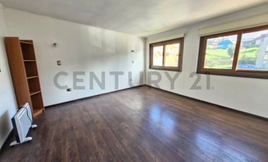 Casa en venta 5D,4B,2E sector Lomas de San Andrés