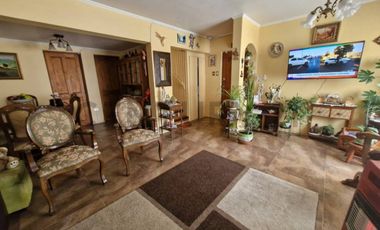 Casa en venta 5D,4B,2E sector Lomas de San Andrés
