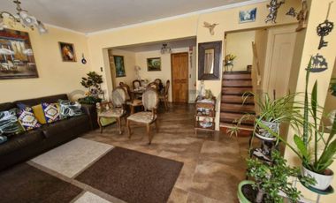 Casa en venta 5D,4B,2E sector Lomas de San Andrés