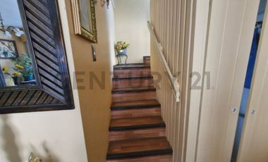 Casa en venta 5D,4B,2E sector Lomas de San Andrés