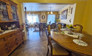 Casa en venta 5D,4B,2E sector Lomas de San Andrés