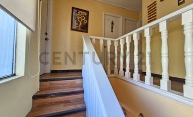 Casa en venta 5D,4B,2E sector Lomas de San Andrés