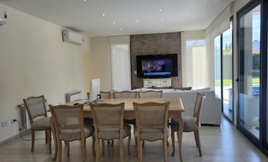 Casa en venta en Santa Maria De Los Olivos
