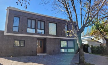 Casa en venta en Santa Maria De Los Olivos