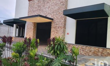 Renta de local para Restaurante Planta Alta de 160m2 con terraza en Plaza Orquídeas Coatepec, Ver.