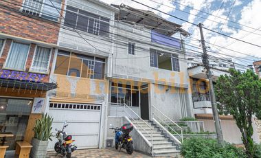 En venta amplia casa de 4 niveles en el Barrio Cabecera