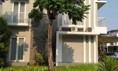 Rumah Bagus Green LAke City,cluster Amerika,dibawah NJOP,harga 3,3M nett