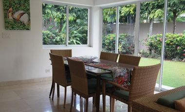 VENTA HERMOSA CASA COSTA DEL ESTE