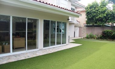 VENTA HERMOSA CASA COSTA DEL ESTE