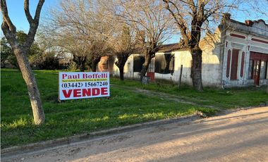 Vendo Casa Antigua con amplio Terreno en Caseros, Entre Ríos.