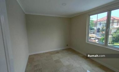 Rumah Minimalis 2 Lantai Lengkap Dengan Kolam Renang di Sentul City