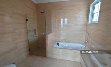 Rumah Minimalis 2 Lantai Lengkap Dengan Kolam Renang di Sentul City