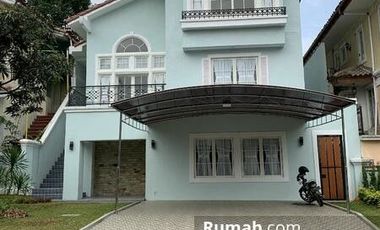 Rumah Minimalis 2 Lantai Lengkap Dengan Kolam Renang di Sentul City