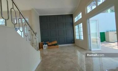 Rumah Minimalis 2 Lantai Lengkap Dengan Kolam Renang di Sentul City