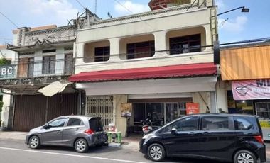 Ruko 3 Lantai tengah kota Jogja di Jalan Bhayangkara dekat Malioboro
