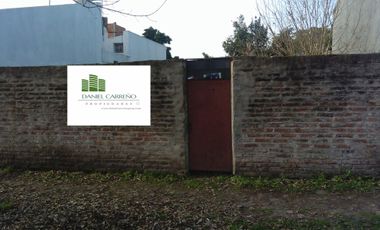 Excelente lote - 10 x 30 - dos cuadras Palacio municipal