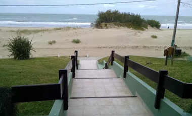 EXCELENTE OPORTUNIDAD DEPTO FRENTE AL MAR