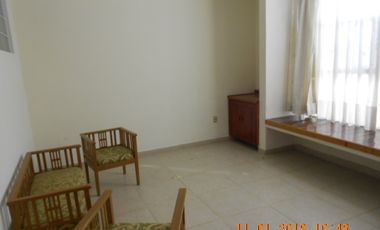 Venta Excelente Casa en La Paloma 12x30, 8 Recamaras todas con baño completo.