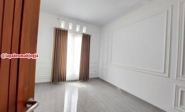 RUMAH DI JALAN GEDONGKUNING BANGUNTAPAN BANTUL TIMUR KOTAGEDE