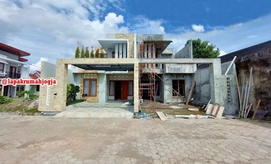 RUMAH DI JALAN GEDONGKUNING BANGUNTAPAN BANTUL TIMUR KOTAGEDE