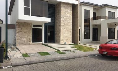 VENTA DE CASA EN ISLA CELESTE