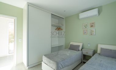 Casa a estrenar en Venta Costa Esmeralda Barrio Ecuestre