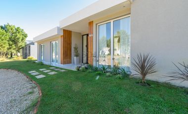 Casa a estrenar en Venta Costa Esmeralda Barrio Ecuestre