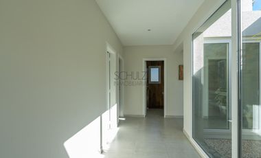 Casa a estrenar en Venta Costa Esmeralda Barrio Ecuestre